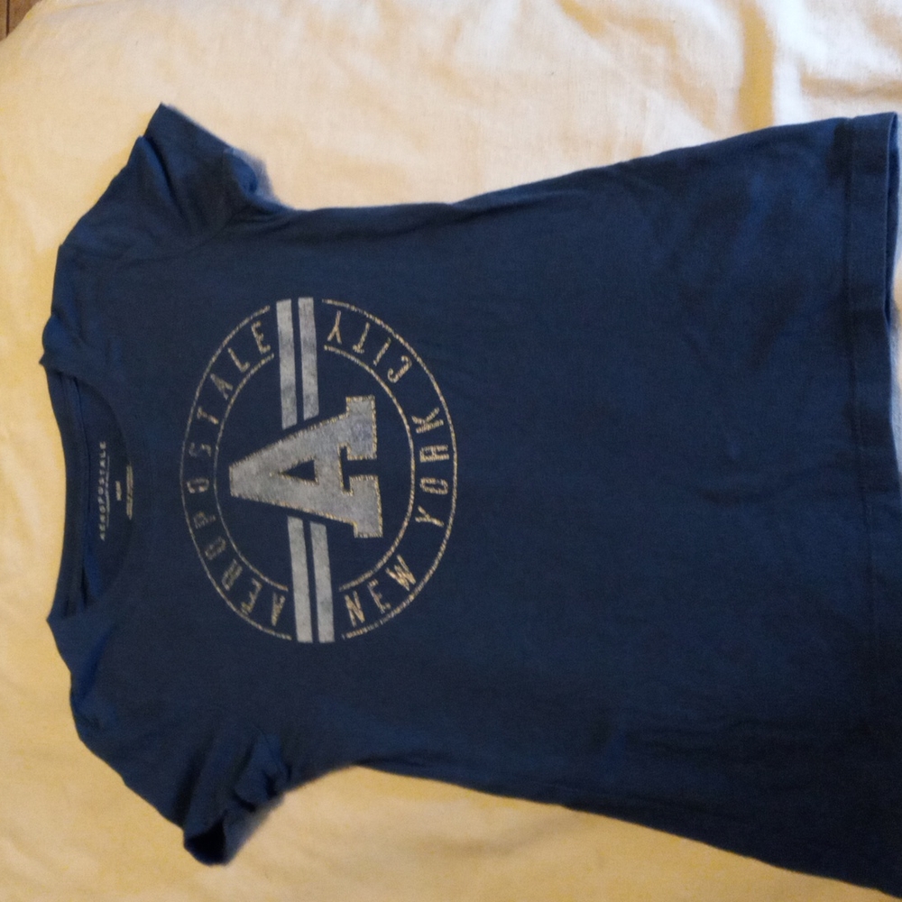 Aeropostale t-shirts short sleeve size medium. In great shape